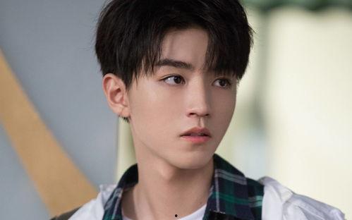 王俊凯最新娱乐爆料,揭秘偶像背后的故事与成长  第2张